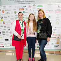 На конференции АППМ: приятные встречи (на фото СВетлана Попова с дочерью и Людмила Климкина)